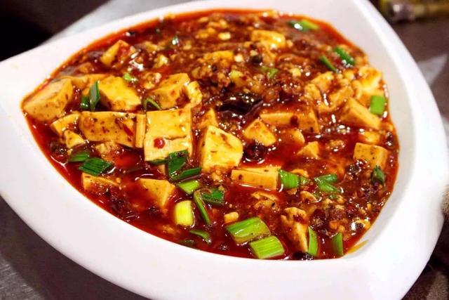 正宗铁板豆腐的秘诀，食材挑选与烹饪技巧大揭秘