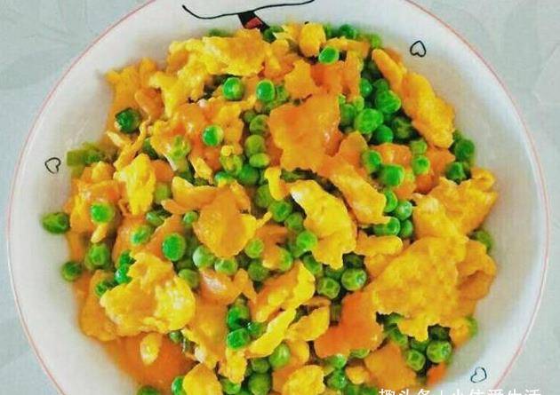 斋饭佳品，杏鲍菇炸豆腐的美味与营养探究