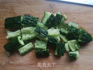 老黄瓜拌豆腐丝，清爽开胃的健康美食