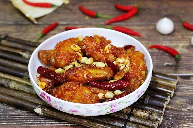 拔丝鸡翅，甜蜜口感与营养的完美融合