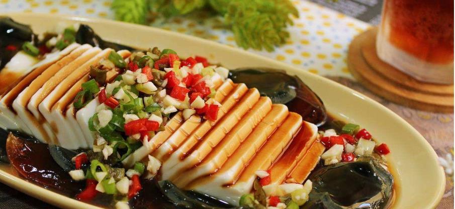 内酯豆腐与松花豆腐的双重魅力，营养与美味的完美融合