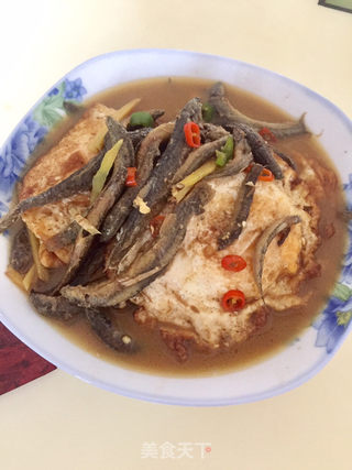 泥鳅荷包蛋，家常美食的鲜美组合