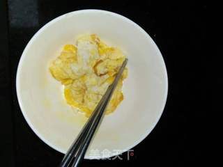 炸鱼拌鸡蛋的做法