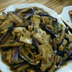 焖豆腐花甲，海鲜与豆制品的完美融合，家常美味一锅出