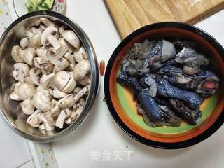 乌鸡土豆党参汤的做法