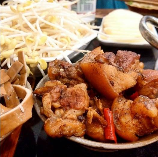 咸鸭腿火锅，冬日里的温暖滋味