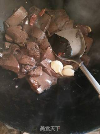 猪血烧鸡蛋做法大全