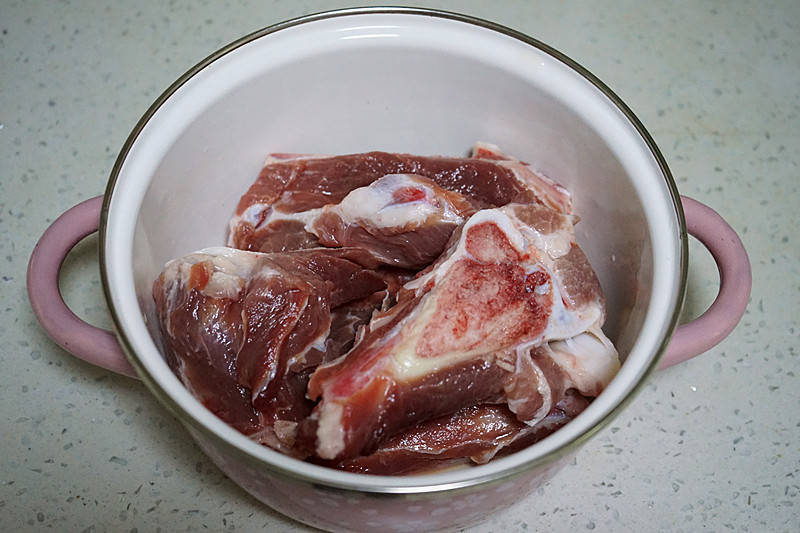 干蘑菇炖排骨，滋养身心的一道家常美味