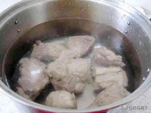 麦冬排骨煲的做法