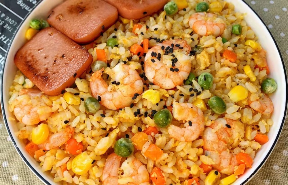 焖鸡米饭，家常美食的魅力与简易做法解析
