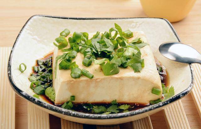 青田米豆腐，传统美食的魅力与家常做法解析
