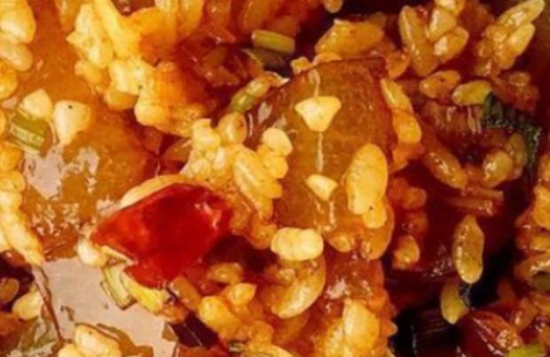豆腐香菇干锅，家常美食的温馨享受