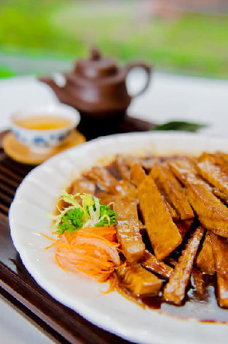 春日美食，油焖春笋豆腐的醇香诱惑