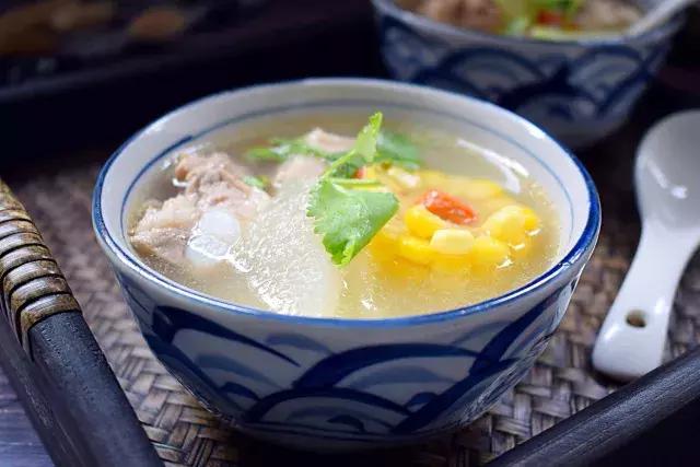 玉米豆腐炖汤，滋养身心的一碗暖汤