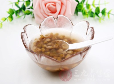 夏日清凉佳品——凉粿的制作与养生功效解析