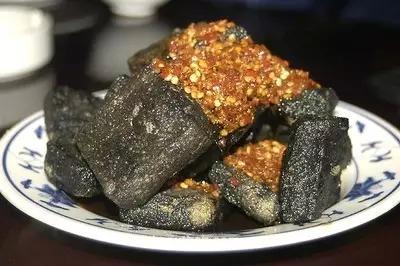 潮州臭豆腐，闻臭识美味，传统小吃中的别样魅力