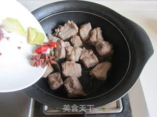 川菜小香菇烧排骨的做法