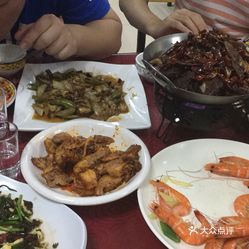 四色豆腐火锅，温暖冬日的色彩盛宴