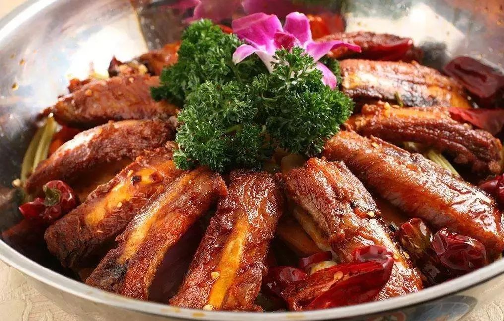 火锅炭烤排骨的做法