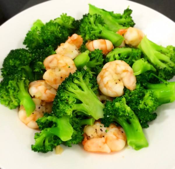 西兰花炒虾仁，美味减肥食谱，轻松享瘦每一天