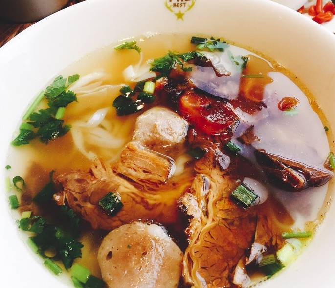 搬家炖鱼豆腐，温暖家常味，寓意迁徙顺利的美食佳品