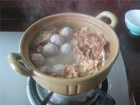 鱼丸腐竹汤的做法视频