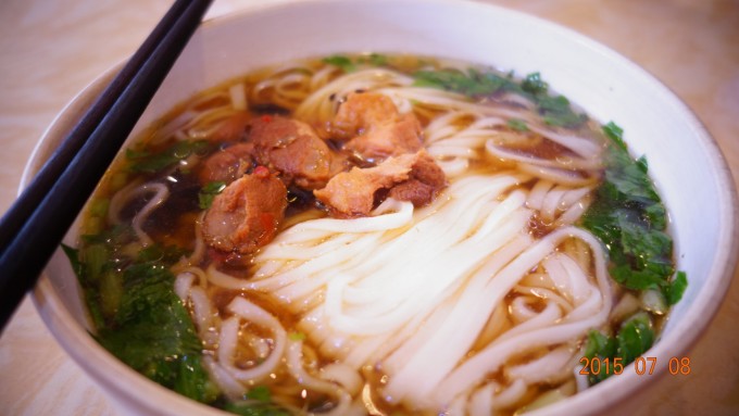 来宾水煮臭豆腐，独特风味，美食探秘之旅