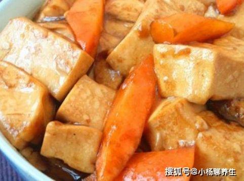 胡萝卜蔬菜豆腐，营养满分的家常美食制作攻略