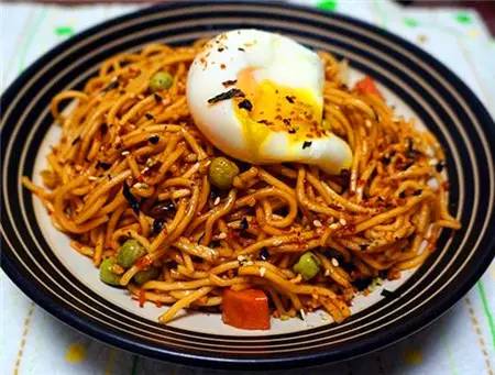 家常美味，教你轻松制作抄方面面，温暖你的味蕾