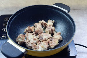 粽子配糖醋排骨的做法