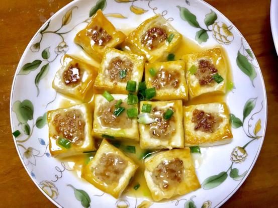 口蘑滑溜豆腐，口感鲜美，营养满分的家常美食