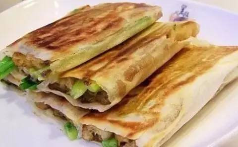 青椒粉丝豆腐饼，家常美食的全新演绎