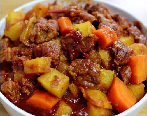 鳗鱼五花肉炖豆腐——美味与营养的双重享受