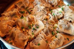 家常美味，煎冻饺子的独到做法与营养揭秘