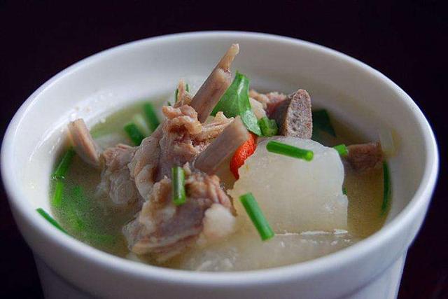 萝卜豆腐炖羊骨头，滋养身心的一道家常美味