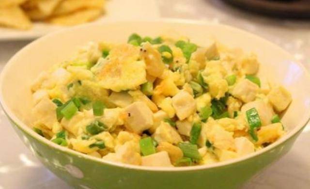 油炸豆腐鸡蛋菜，家常美食的魅力与简单做法