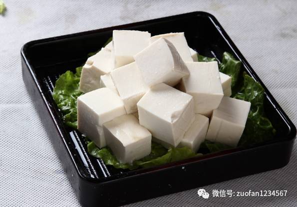 秘制豆腐速成法，教你轻松自制内酯豆腐，口感滑嫩如丝绒