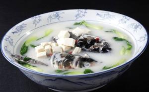 豆腐蒸斑鱼片，鲜美口感与营养的完美融合