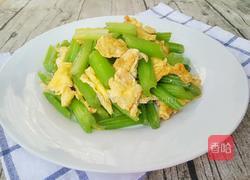 肉沫鸡蛋炒芹菜的做法