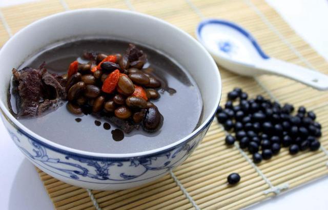 儿童牛骨汤黑豆的做法