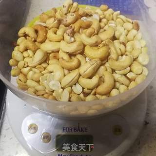 炸排骨花生腰果的做法