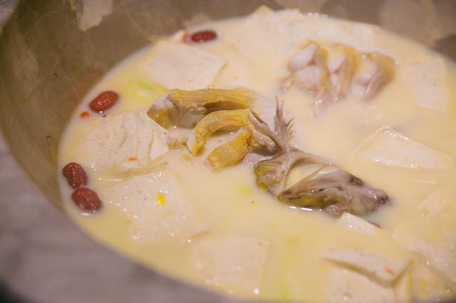 鲤鱼鸡蛋汤，滋补养生的美味佳肴