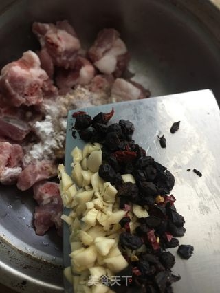 老饭骨蒸排骨饭的做法