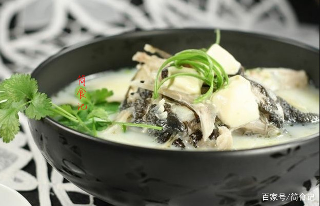 鱼头煮豆腐渣，鲜美搭配，营养升级的绝佳食谱