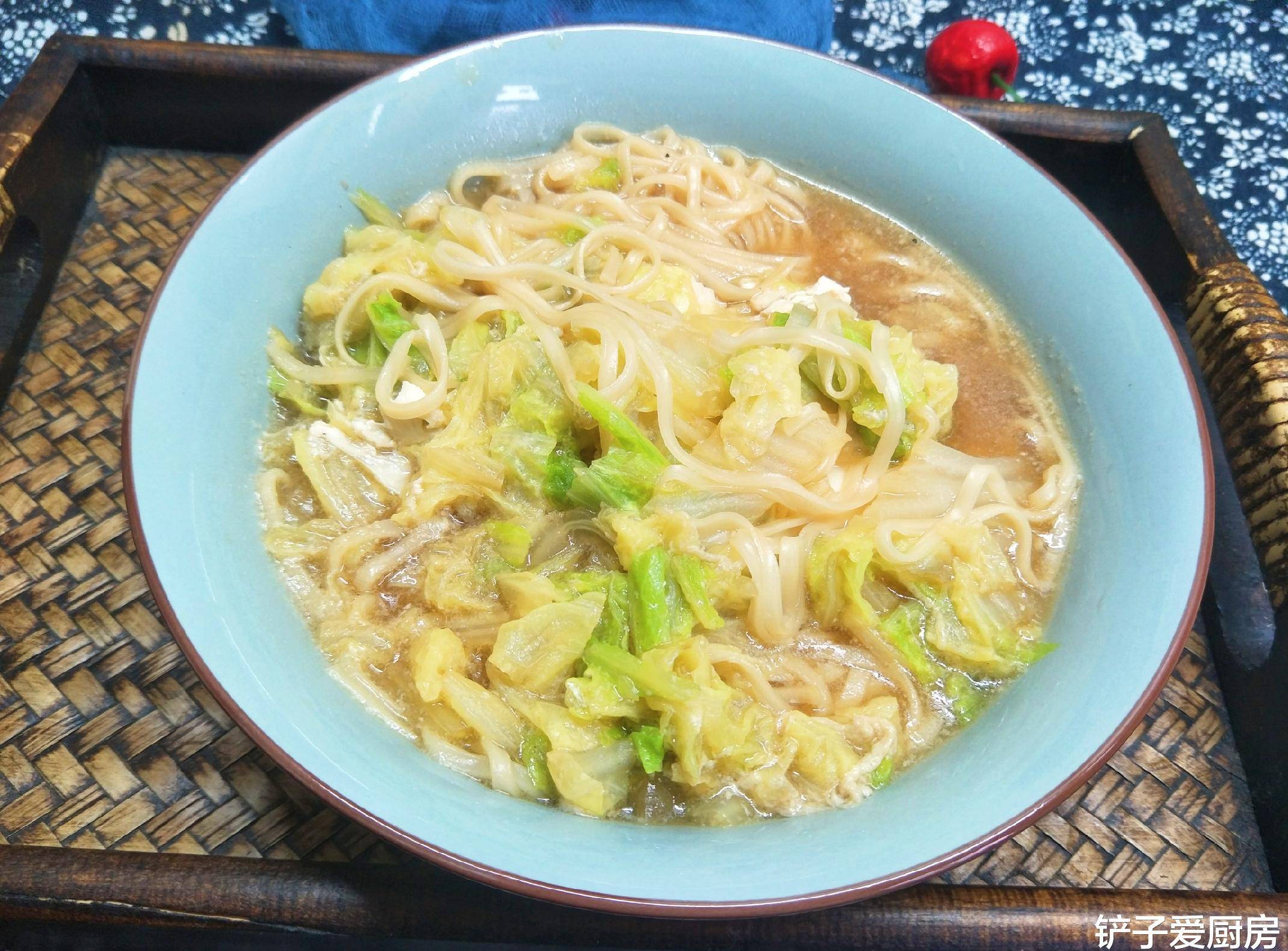 鸡蛋鸡蛋挂面的做法