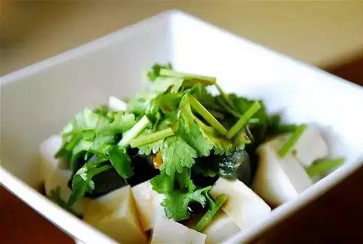 虎皮豆腐菠菜，美味与营养的双重盛宴
