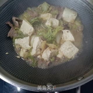 鸡汤炖豆腐，滋补养生的美味佳肴