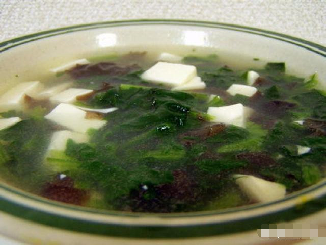 豆腐菠菜月子汤，滋养身心，助力产后恢复的温暖食谱