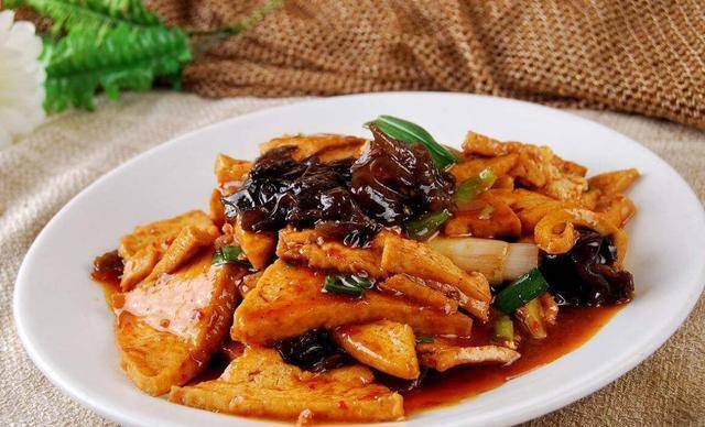 石板煎爆浆豆腐，家常美食的别样风味