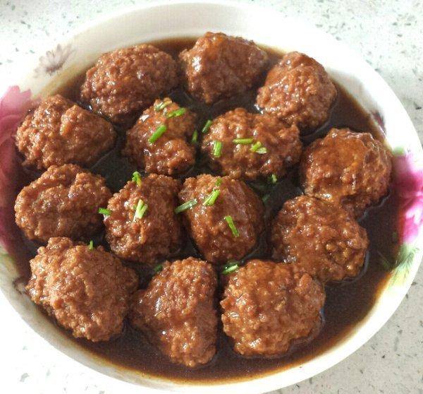 成品圆形脆皮豆腐，家常美食的魅力展现